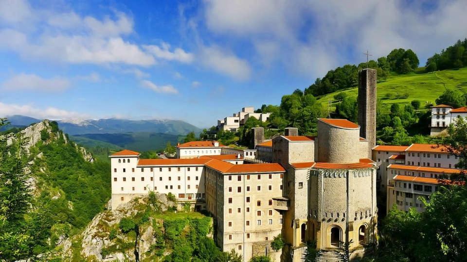 Hotel Loiola Аспейтия Экстерьер фото